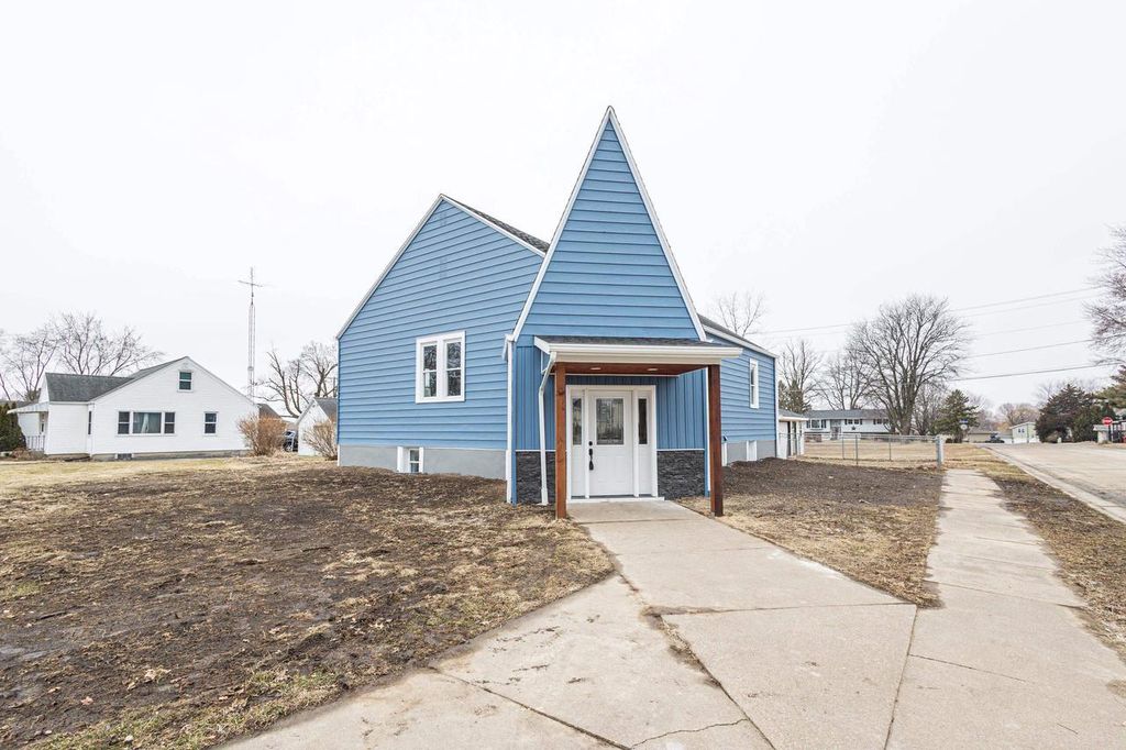 Photo of 701 S Madison STREET, Cuba City, WI 53807 (MLS # 2017875)