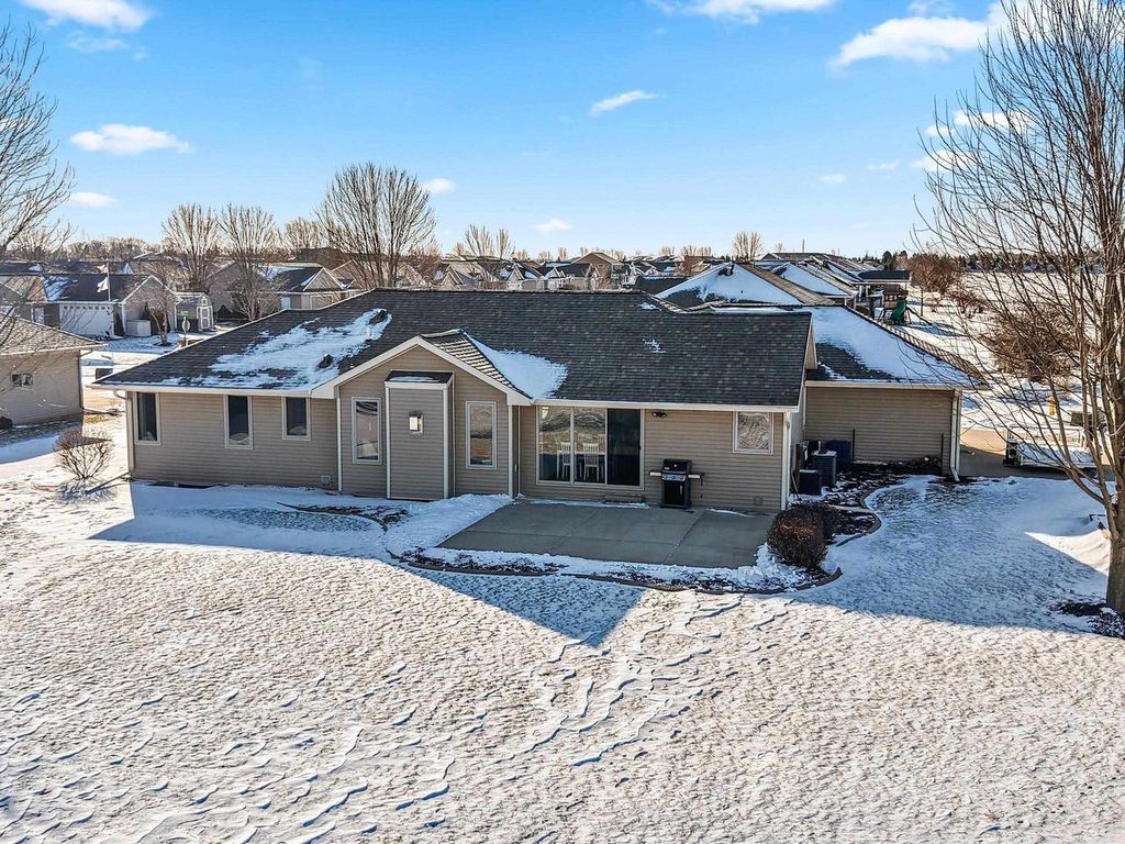 Photo of 1972 Sinclair DRIVE, De Pere, WI 54115 (MLS # 50320473)