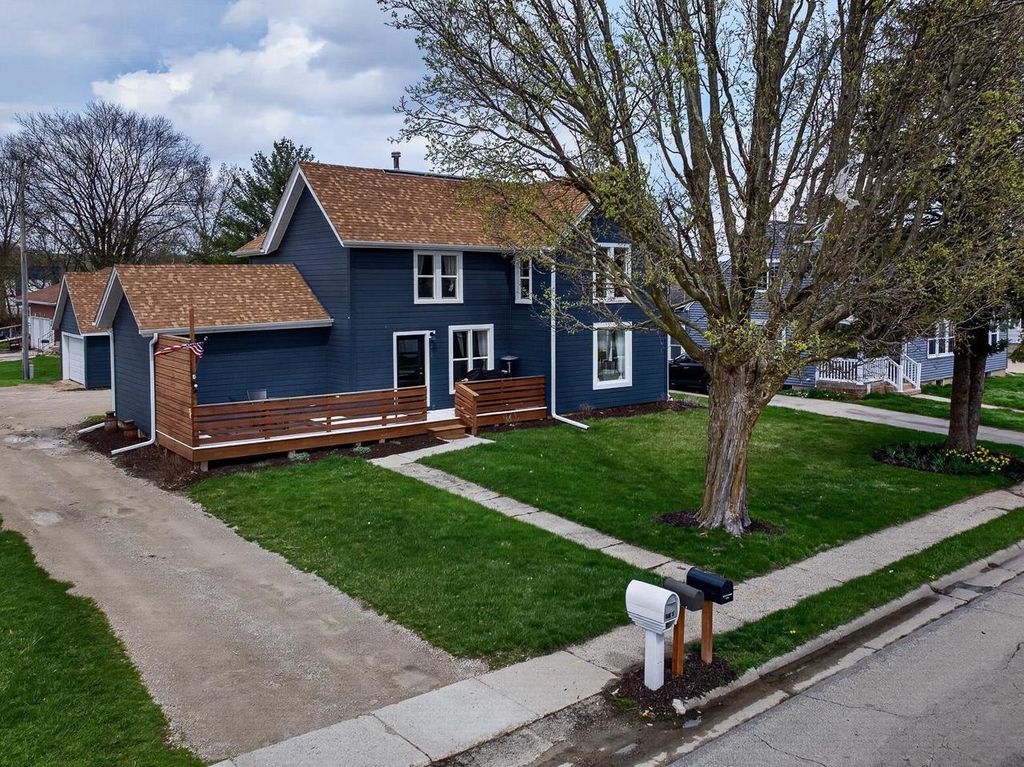 Photo of 214 E Coates AVENUE, Monticello, WI 53570 (MLS # 2017055)