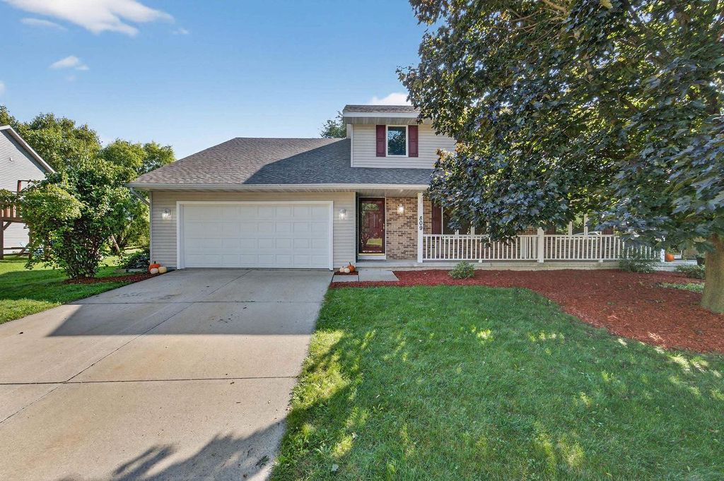 Photo of 809 Southbound DRIVE, Deforest, WI 53532 (MLS # 2013442)