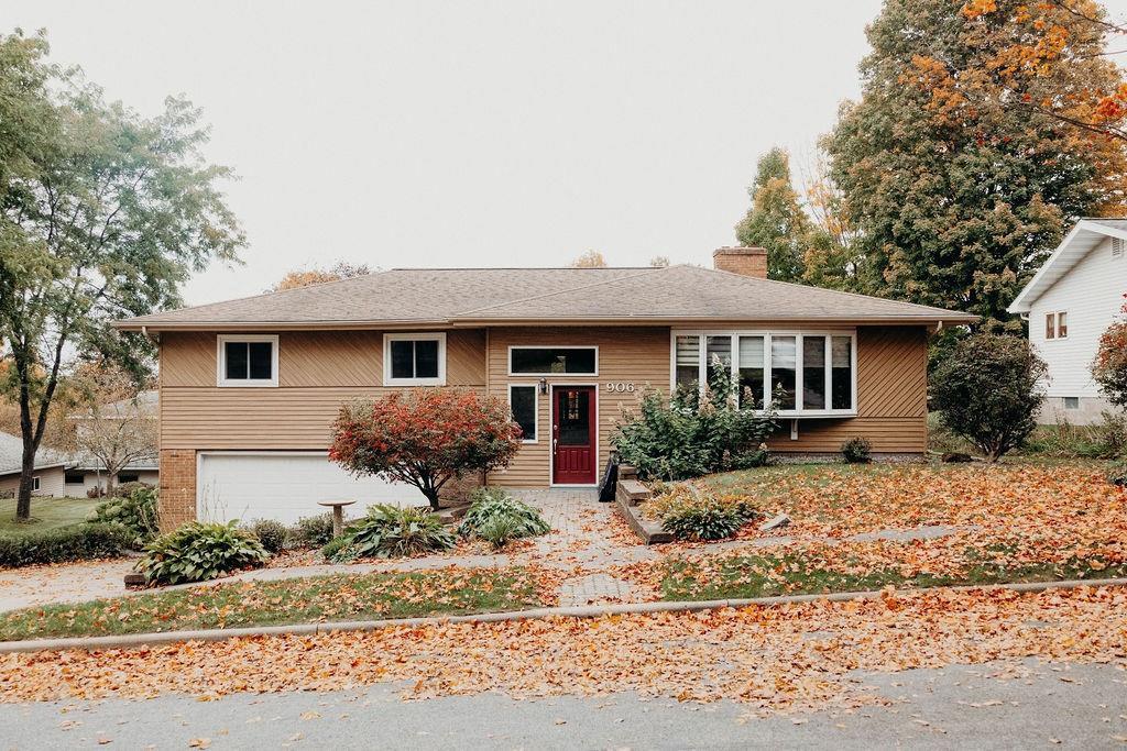 Photo of 906 Chestnut STREET, Marathon, WI 54448 (MLS # 22605087)