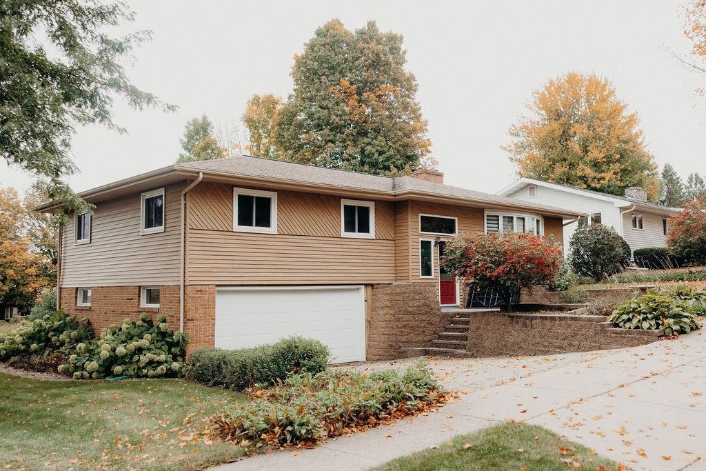 Photo of 906 Chestnut STREET, Marathon, WI 54448 (MLS # 22605087)