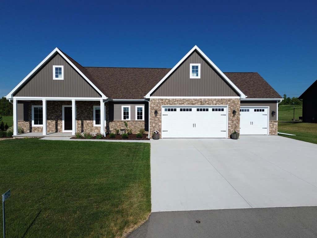 Photo of N929 Quarry Rim ROAD, Hortonville, WI 54944 (MLS # 50327728)