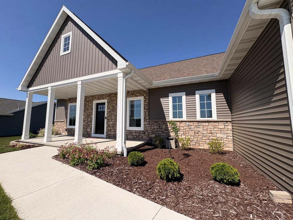 Photo of N929 Quarry Rim ROAD, Hortonville, WI 54944 (MLS # 50327728)