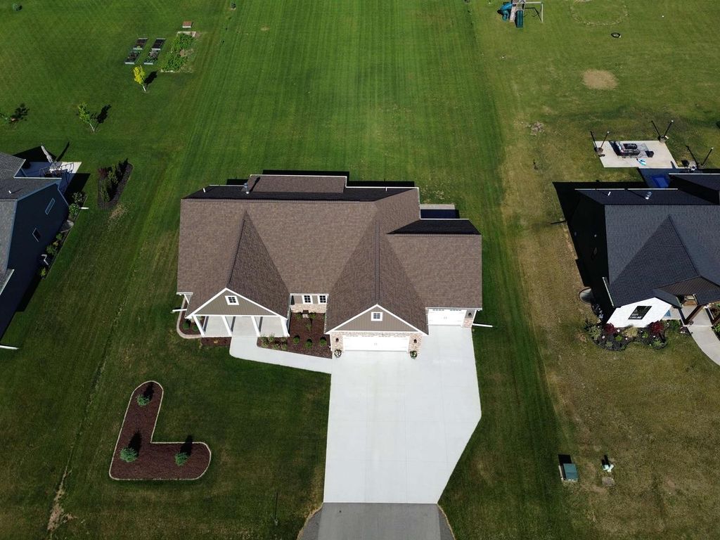 Photo of N929 Quarry Rim ROAD, Hortonville, WI 54944 (MLS # 50327728)