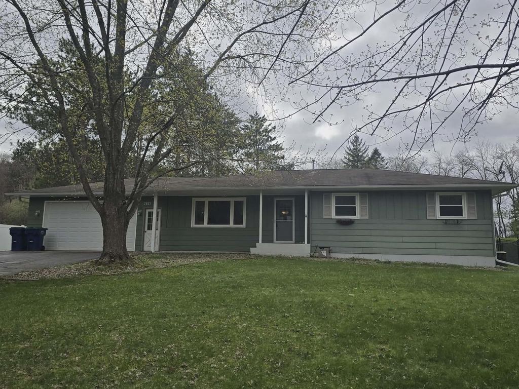 Photo of N2621 Woodland CIRCLE, Waupaca, WI 54981 (MLS # 50324362)
