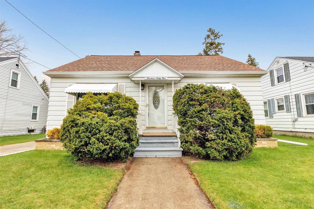 Photo of 1465 Harvey STREET, Green Bay, WI 54302 (MLS # 50324601)