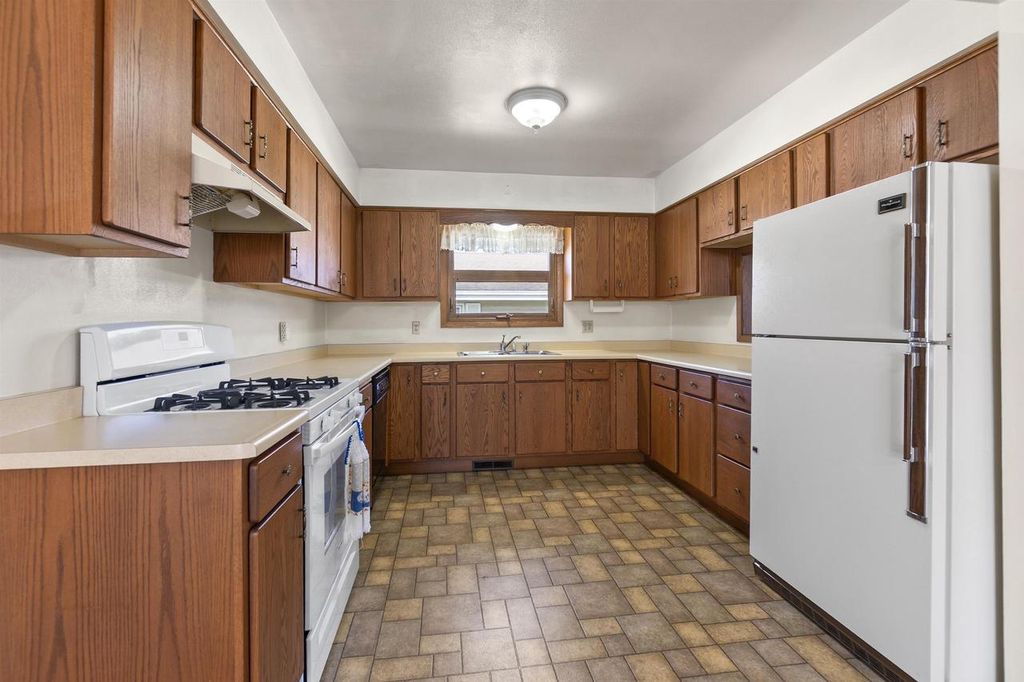 Photo of 421 Manhattan STREET, Chilton, WI 53014 (MLS # 50322289)