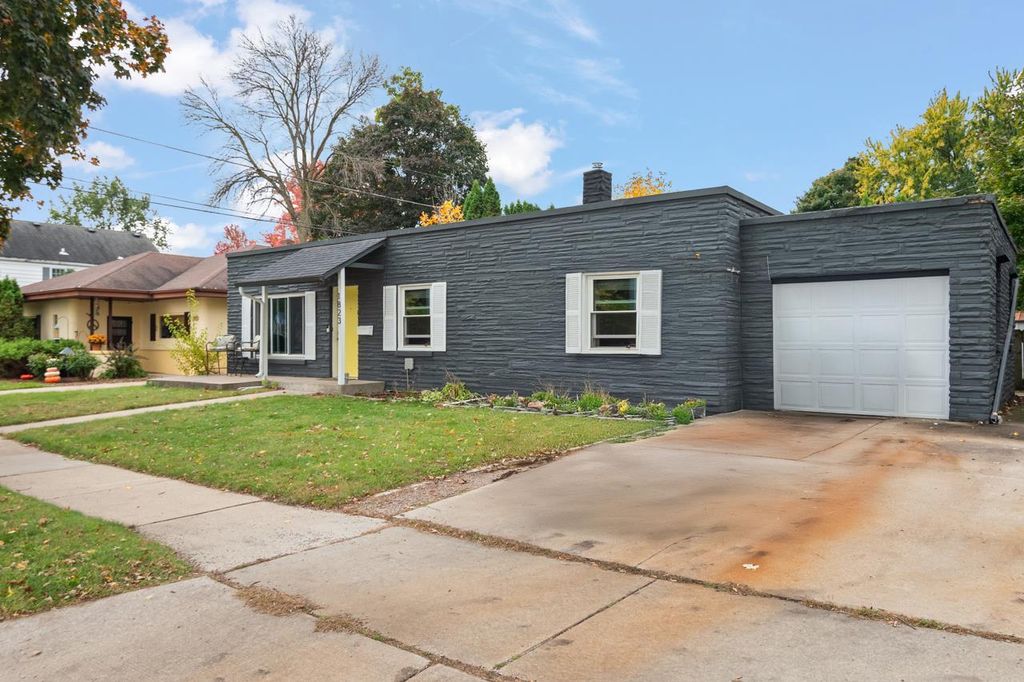 Photo of 1823 N Union STREET, Appleton, WI 54911 (MLS # 50317245)