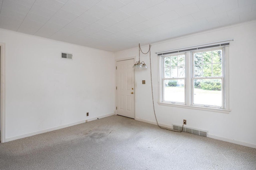 Photo of 1609 W Murdock AVENUE, Oshkosh, WI 54901 (MLS # 50331363)