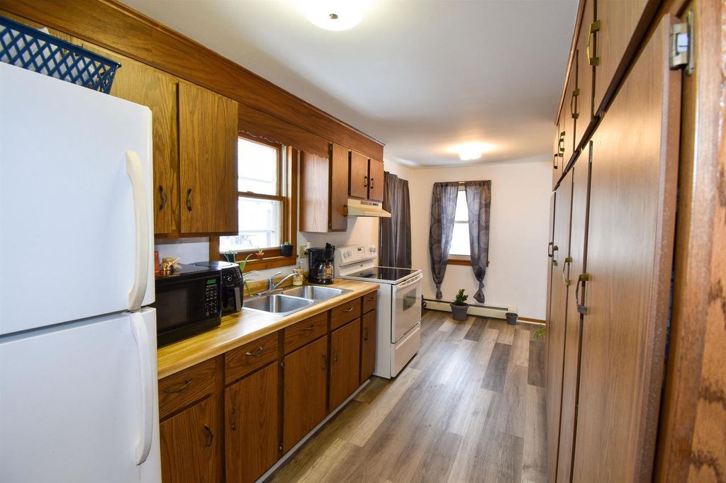 Photo of 409 W Parker STREET, WI 54983 (MLS # 22600237)