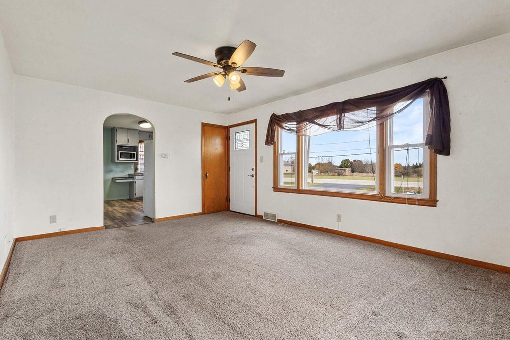 Photo of 307 S Packer DRIVE, Manitowoc, WI 54220 (MLS # 50317933)
