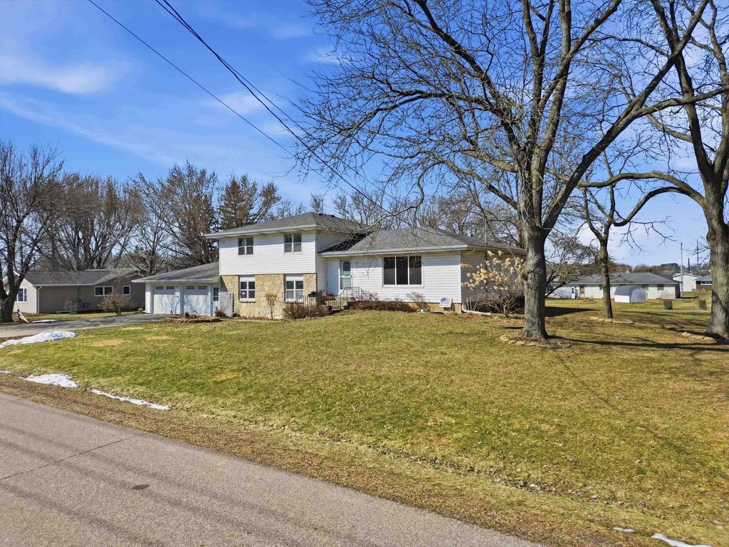Photo of 1906 S Cedar AVENUE, Marshfield, WI 54449 (MLS # 22601275)