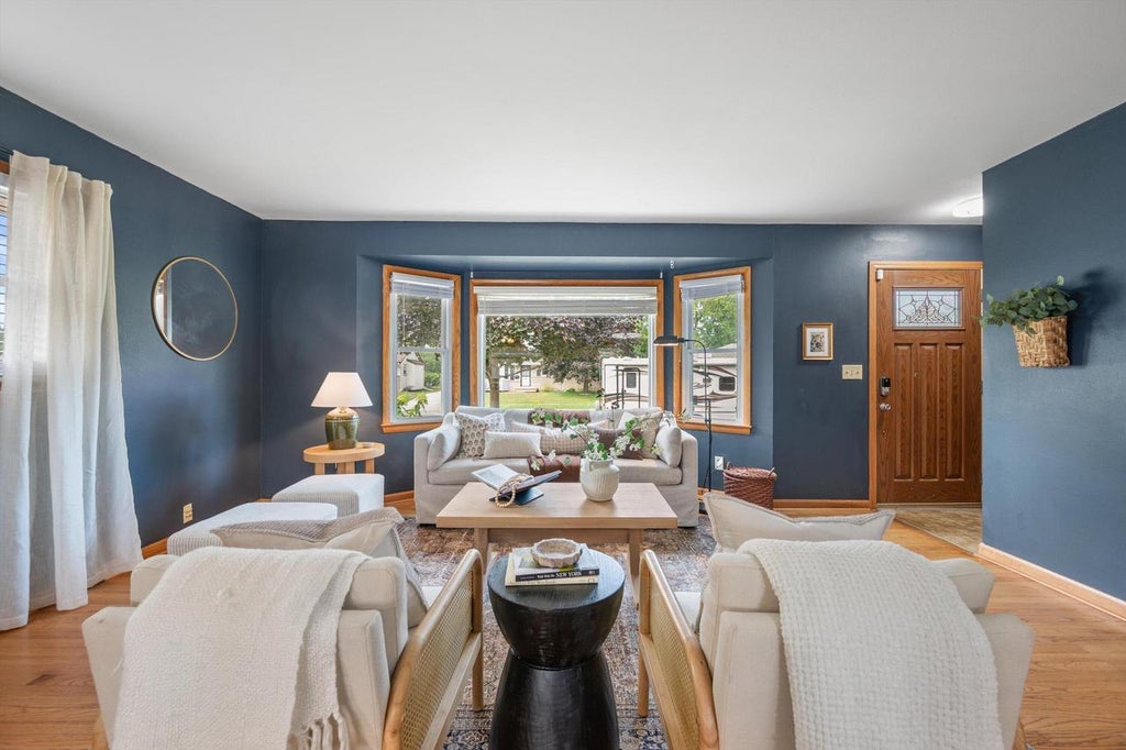 Photo of W147N8446 Manchester DRIVE, Menomonee Falls, WI 53051 (MLS # 1974361)