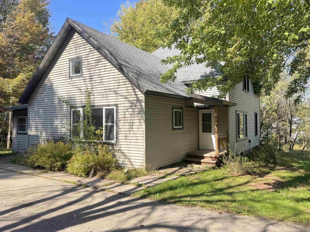 Photo of 401 Bailey STREET, Waupaca, WI 54981 (MLS # 50315928)