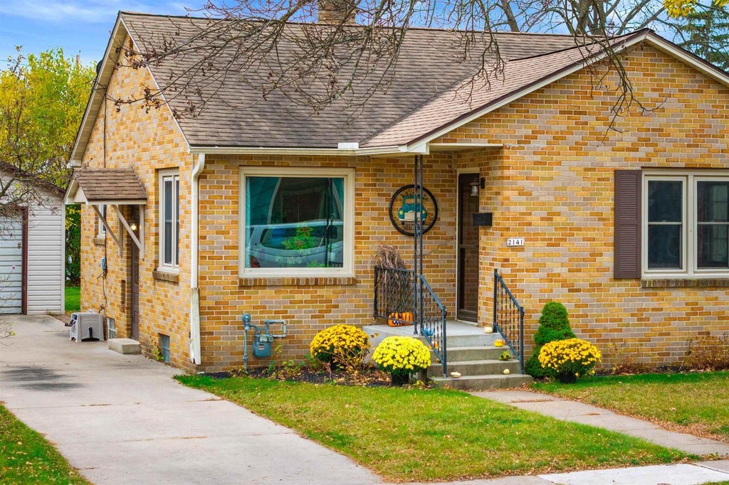 Photo of 2141 Mc Culloch STREET, Stevens Point, WI 54481 (MLS # 22605415)