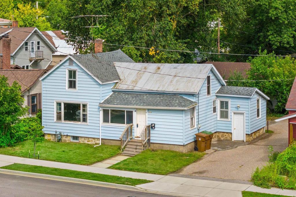 Photo of 1016 Portage STREET, Stevens Point, WI 54481 (MLS # 22600543)