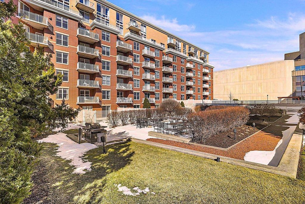 Photo of 333 W Mifflin STREET #8100, Madison, WI 53703 (MLS # 2016694)