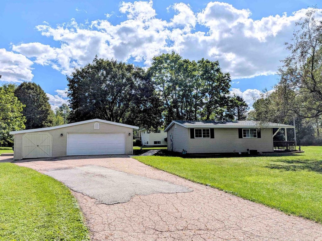 Photo of 150847 Red Maple ROAD, Wausau, WI 54401 (MLS # 22604503)