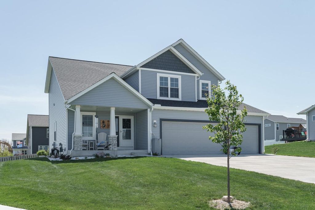 Photo of 907 Ridge COURT, Watertown, WI 53094 (MLS # 1960799)