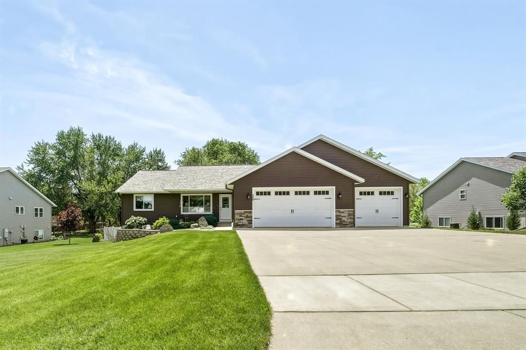 Photo of 329 Rutledge STREET, Chippewa Falls, WI 54729 (MLS # 1601557)