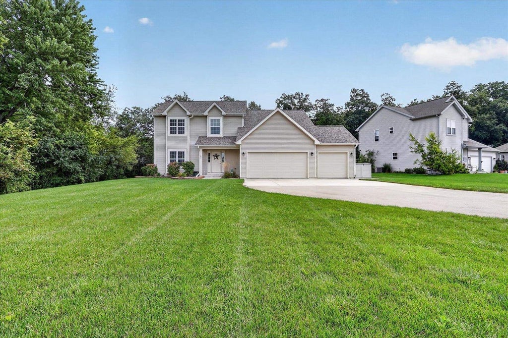 Photo of 185 N Cranberry STREET, Elkhorn, WI 53121 (MLS # 2031656)