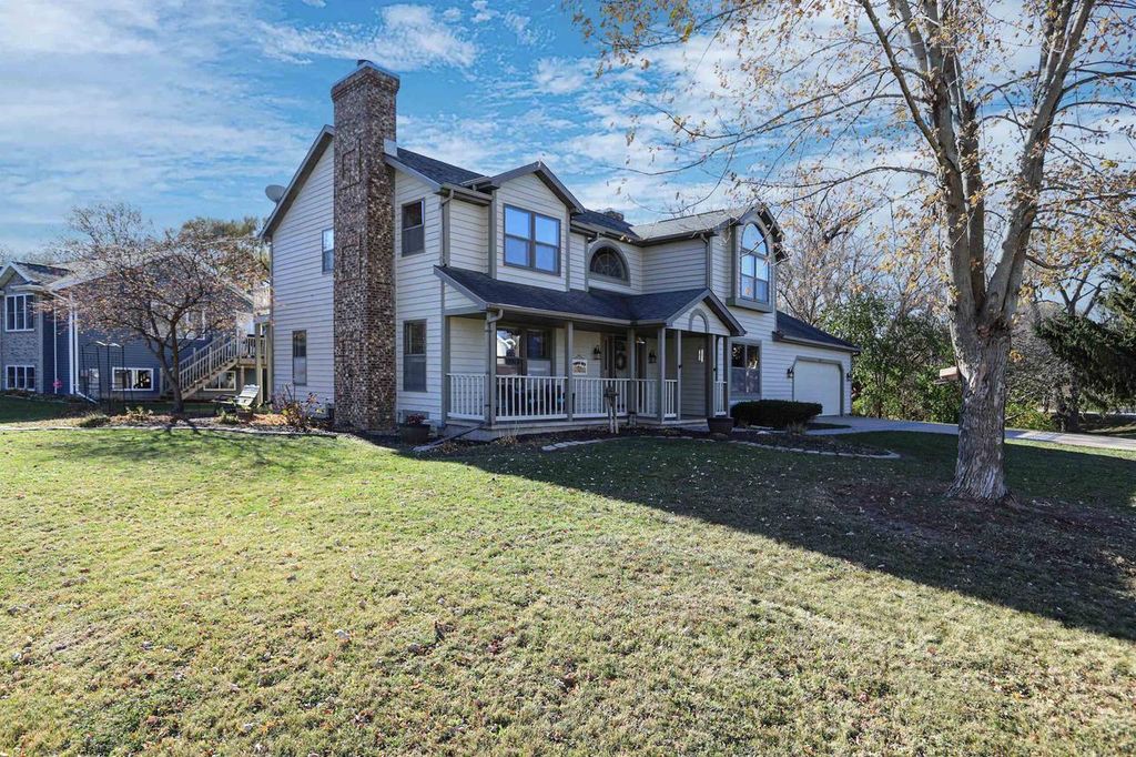 Photo of 624 S Keller Park DRIVE, Appleton, WI 54914 (MLS # 50318371)