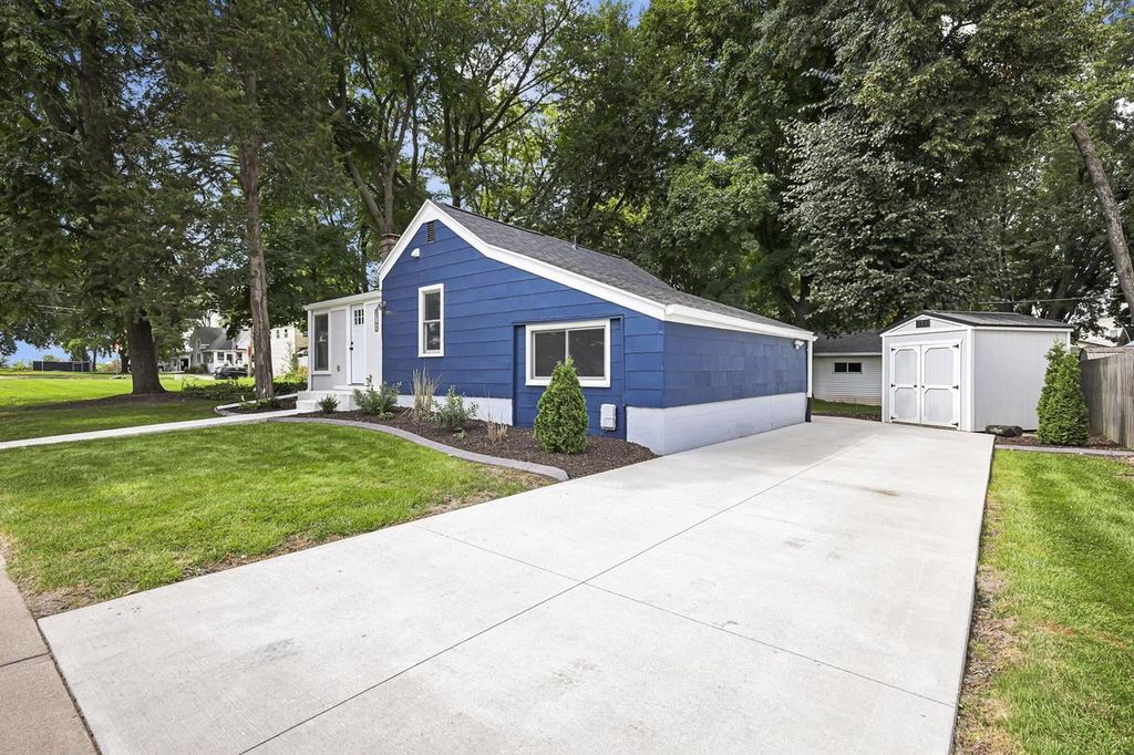 Photo of 6743 Depot STREET, Windsor, WI 53598 (MLS # 2013548)