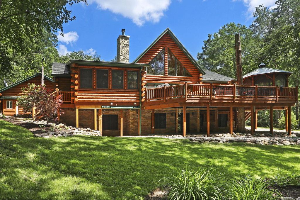 Photo of W7564 Oak Ridge DRIVE, Delavan, WI 53115 (MLS # 1937653)