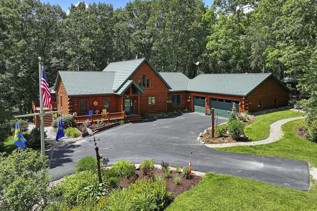 Photo of W7564 Oak Ridge DRIVE, Delavan, WI 53115 (MLS # 1937653)