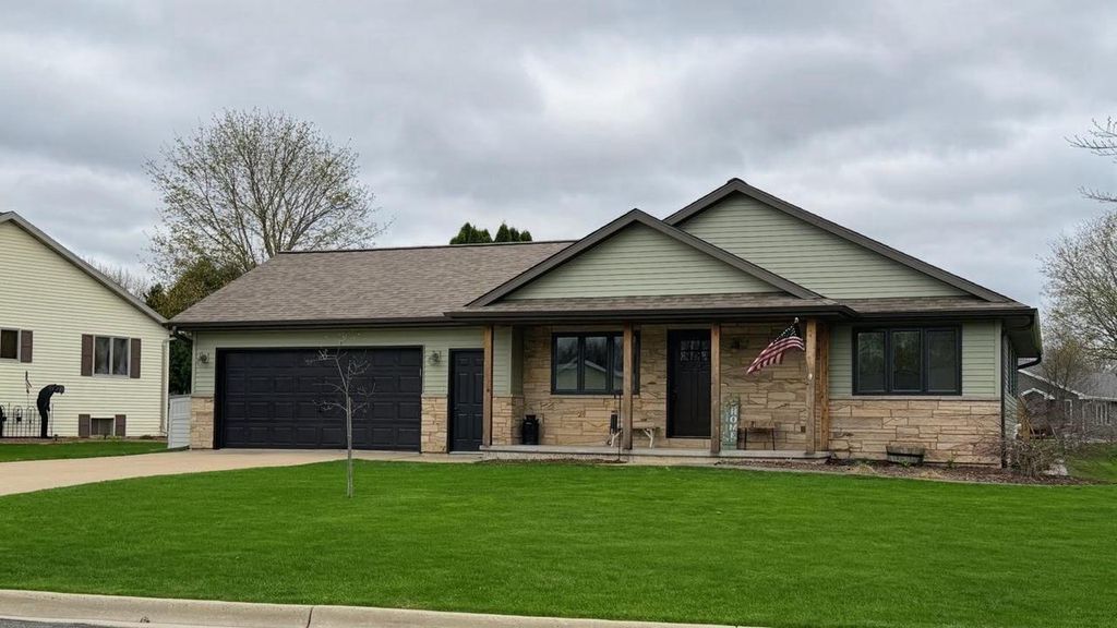 Photo of W2281 Blarney COURT, Freedom, WI 54130 (MLS # 50324426)