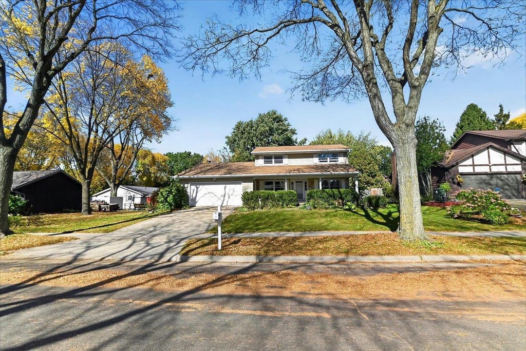 Photo of 5306 Brookshire LANE, Madison, WI 53714 (MLS # 2034537)