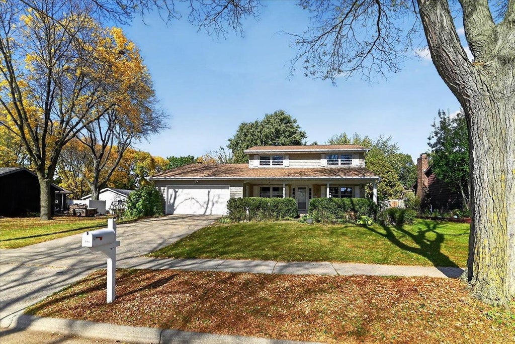 Photo of 5306 Brookshire LANE, Madison, WI 53714 (MLS # 2034537)