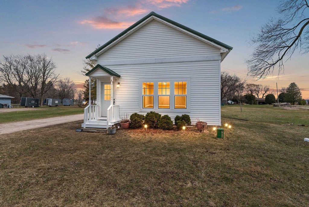 Photo of N9003 Lakeshore DRIVE, Van Dyne, WI 54979 (MLS # 50323426)