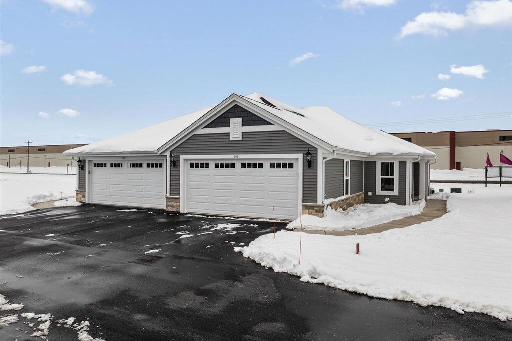 Photo of 516 Hunter Oaks BOULEVARD #0802, Watertown, WI 53094 (MLS # 1959486)