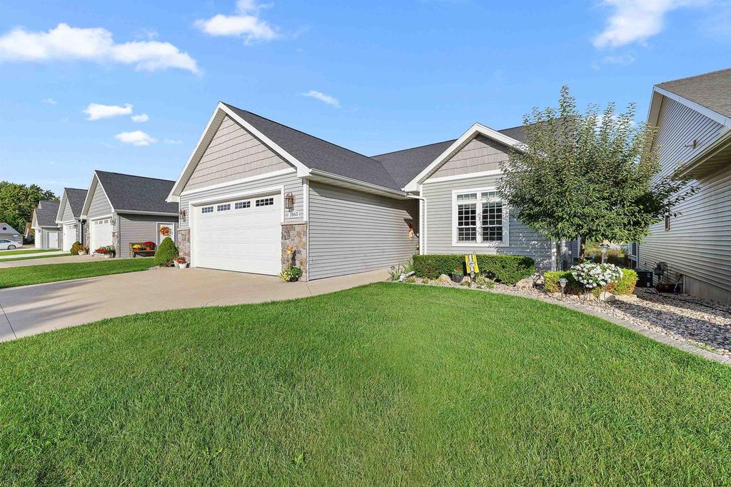 Photo of 1860 N Margaret STREET, Appleton, WI 54913 (MLS # 50316397)