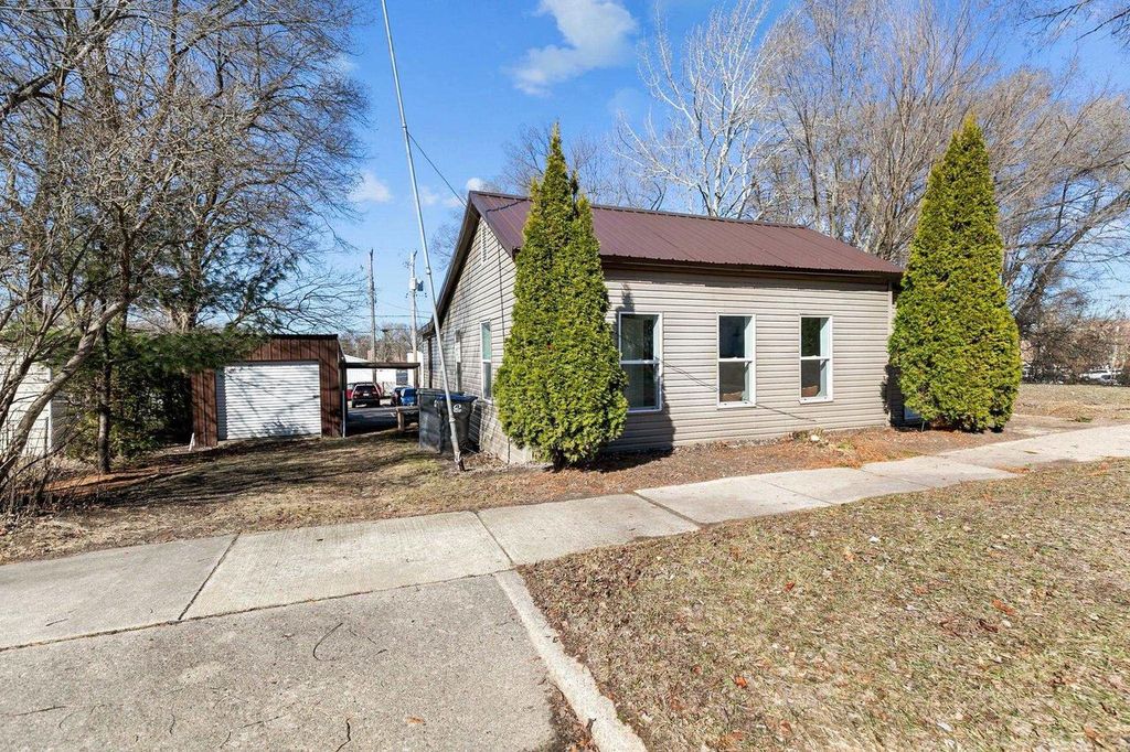 Photo of 147 S Pearl STREET, Berlin, WI 54923 (MLS # 50322079)