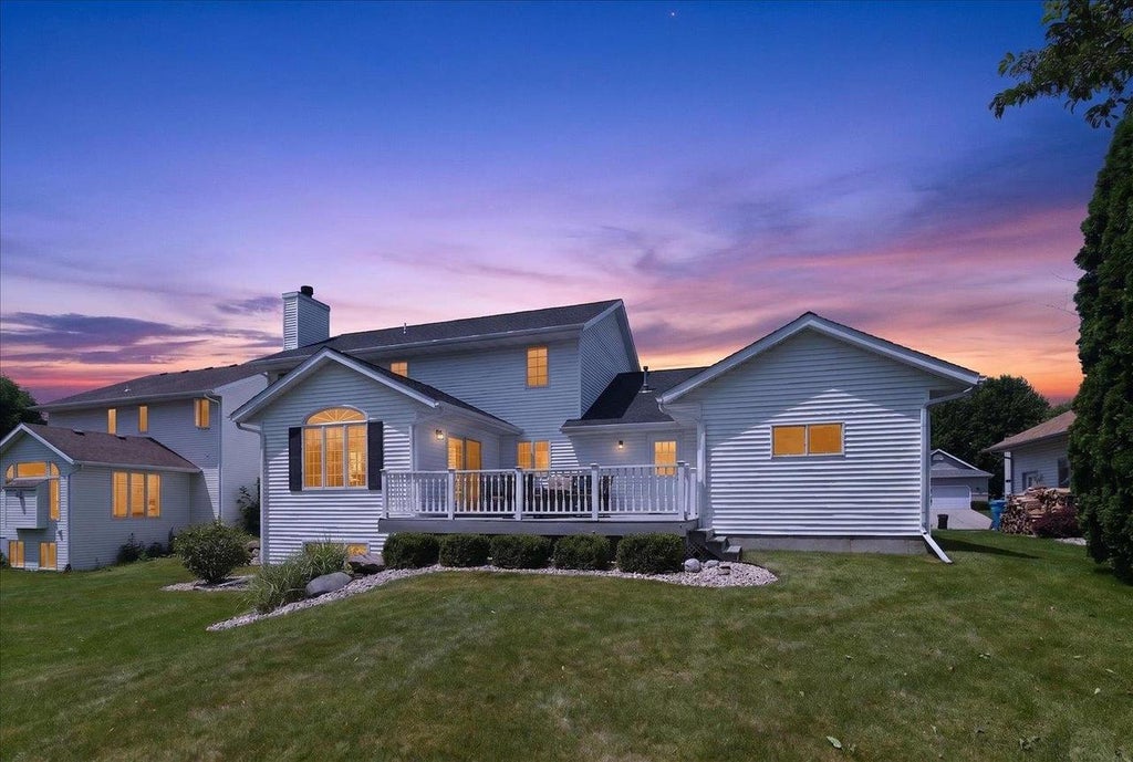 Photo of 1107 Westminster COURT, Waunakee, WI 53597 (MLS # 2026665)