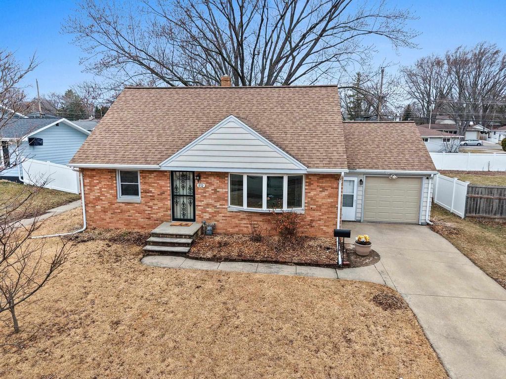 Photo of 852 Raymond STREET, Green Bay, WI 54304 (MLS # 50322959)