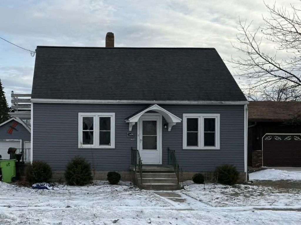 Photo of 139 School STREET, Chilton, WI 53014 (MLS # 50320085)