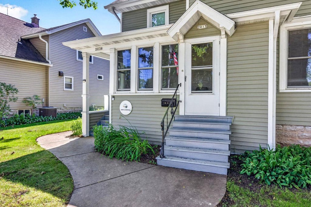 Photo of 2013 Doty STREET, Oshkosh, WI 54902 (MLS # 50329811)