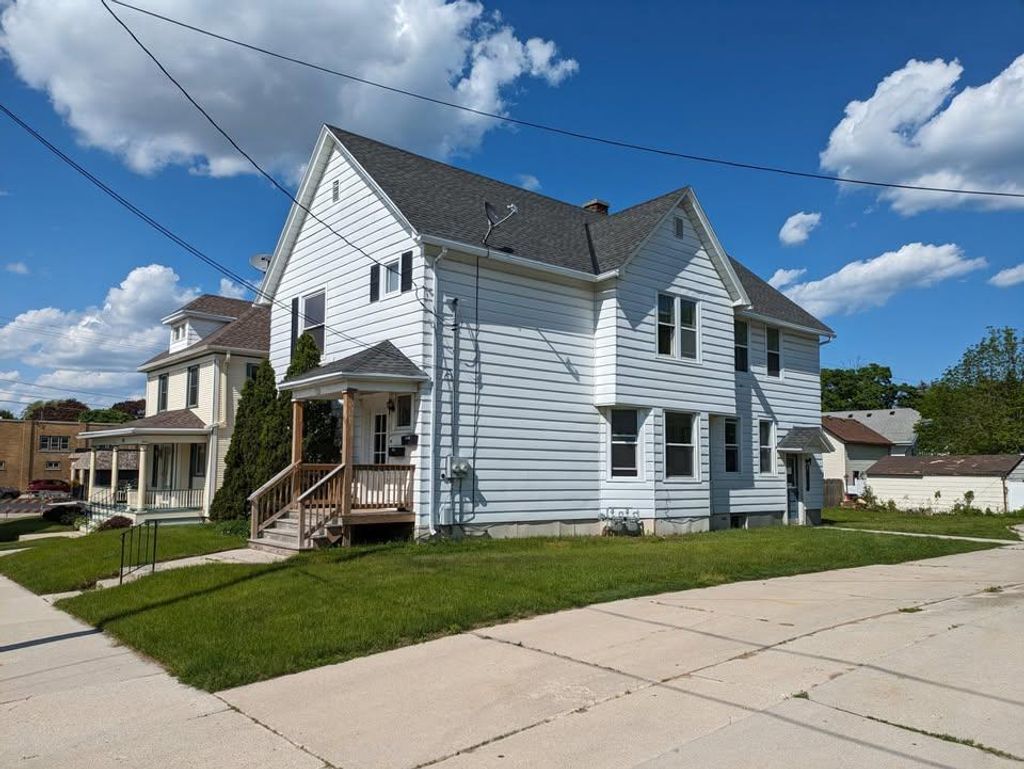 Photo of 731 N 8th STREET, Manitowoc, WI 54220 (MLS # 50322466)