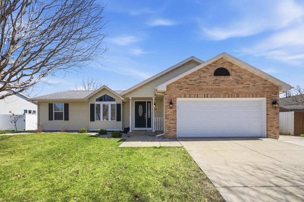 Photo of 1510 N Wuthering Hills DRIVE, Janesville, WI 53546 (MLS # 2020416)