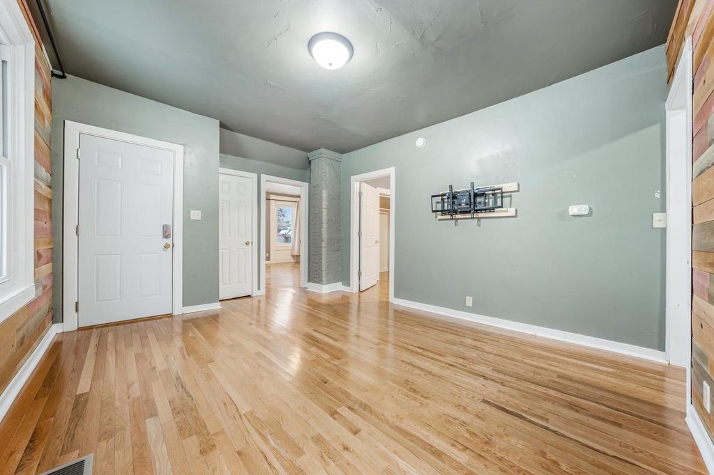 Photo of 1333 Reed AVENUE, Oshkosh, WI 54901 (MLS # 50319333)