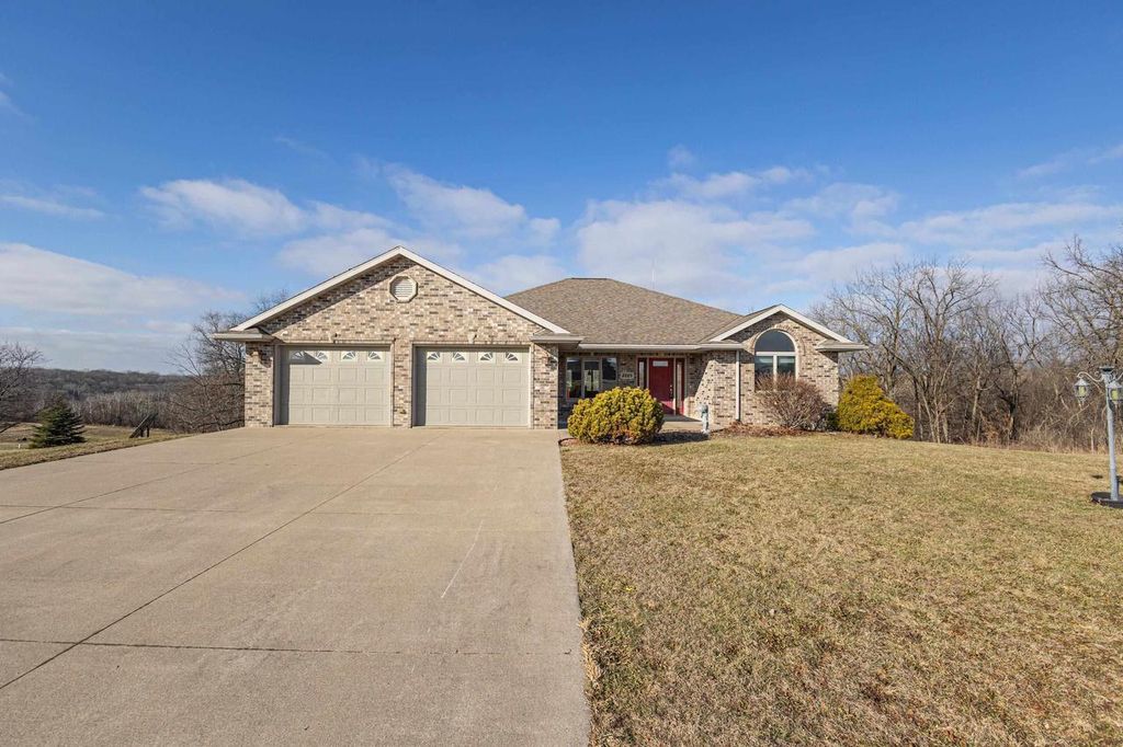 Photo of 3828 Courtney COURT, Hazel Green, WI 53811 (MLS # 2015085)