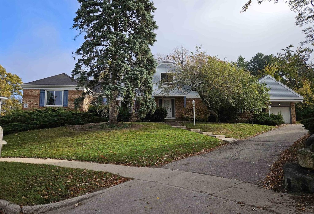 Photo of 25 Cornado COURT, Madison, WI 53719 (MLS # 2033849)