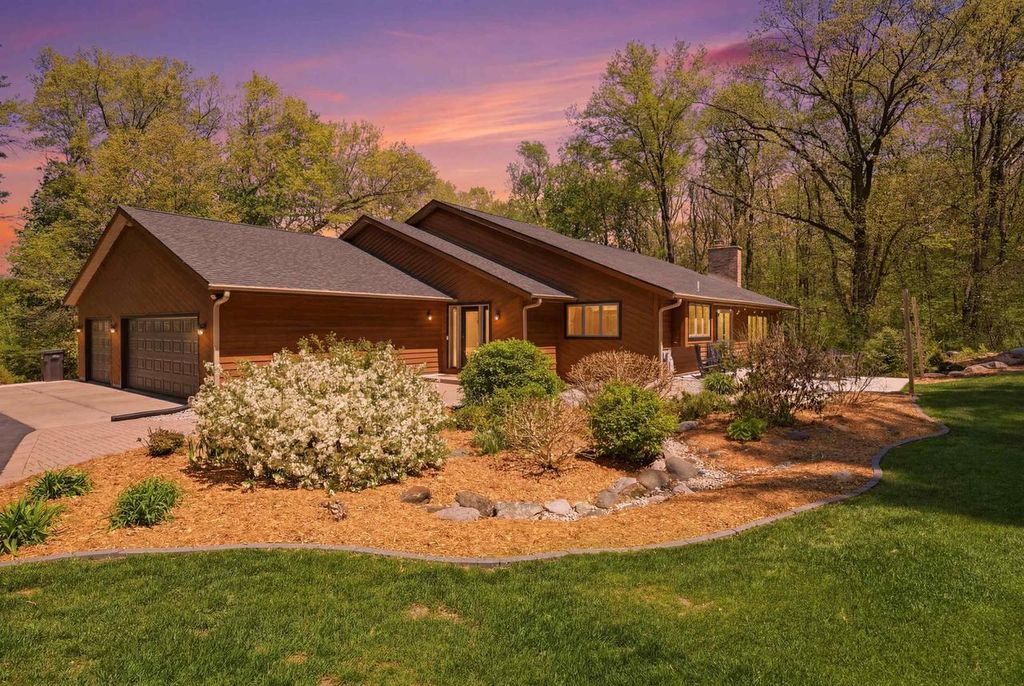 Photo of 3658 Brandywood COURT, Sun Prairie, WI 53590 (MLS # 2023330)