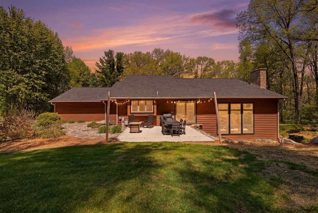 Photo of 3658 Brandywood COURT, Sun Prairie, WI 53590 (MLS # 2023330)