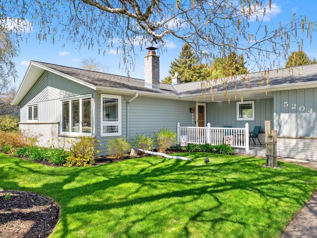 Photo of 5204 S 10th STREET, Manitowoc, WI 54220 (MLS # 1963073)