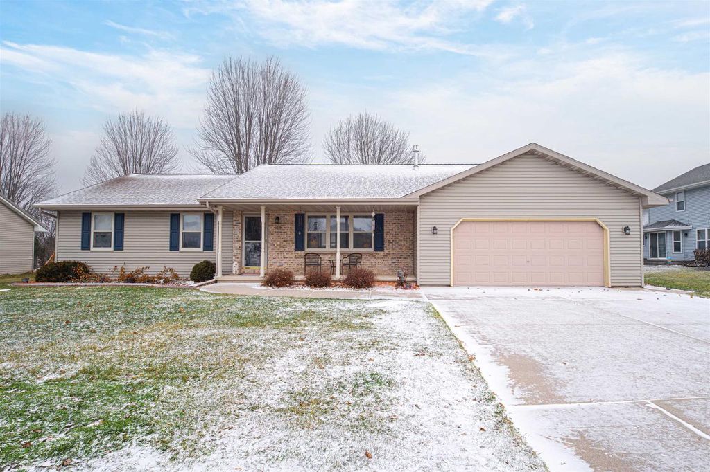 Photo of 109 Nicole LANE, Wrightstown, WI 54180 (MLS # 50320033)
